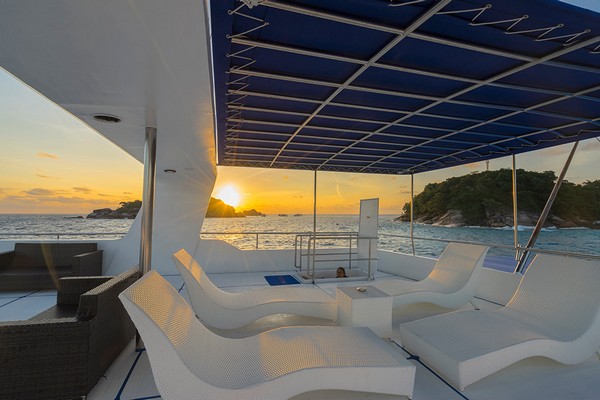 Sawasdee Fasai sun deck